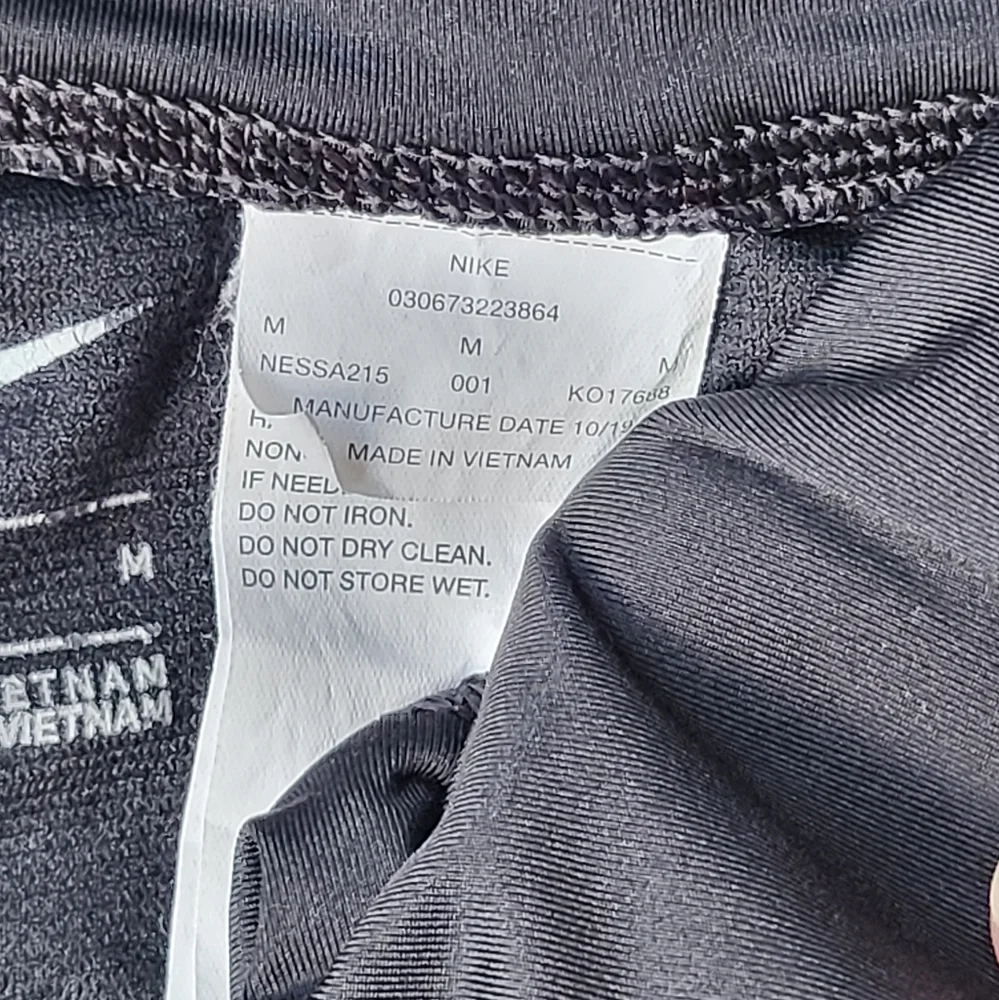 Nike color top
